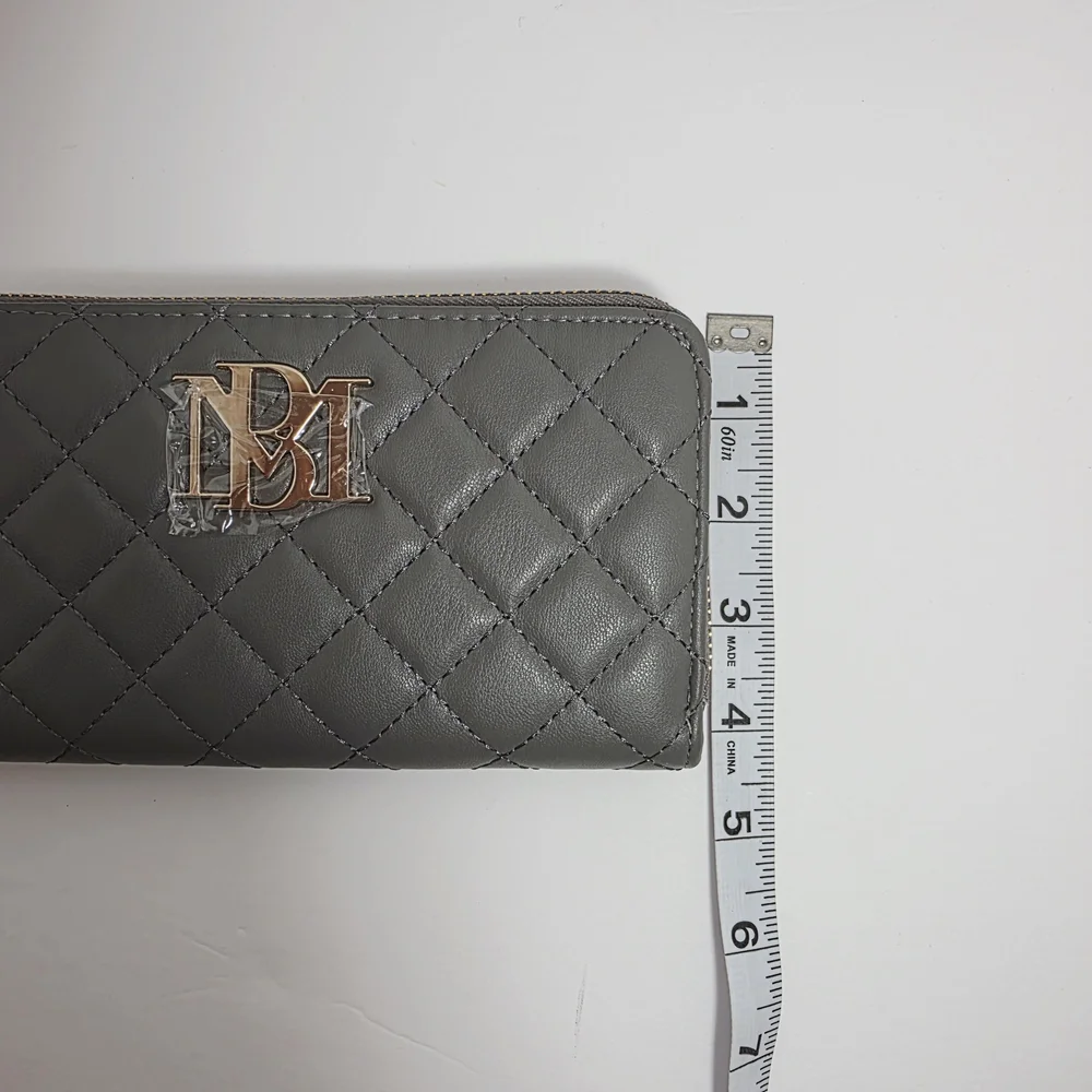 Badgley Mischka Grey Quilted Zip Around Wallet Vegan Leather Gold Logo Wristlet - Picture 8 of 9